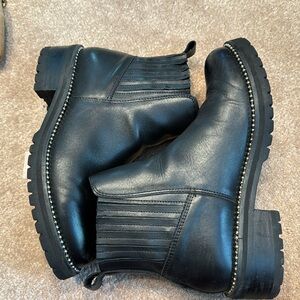Steve Madden black leather studded  booties combat/lug sole style